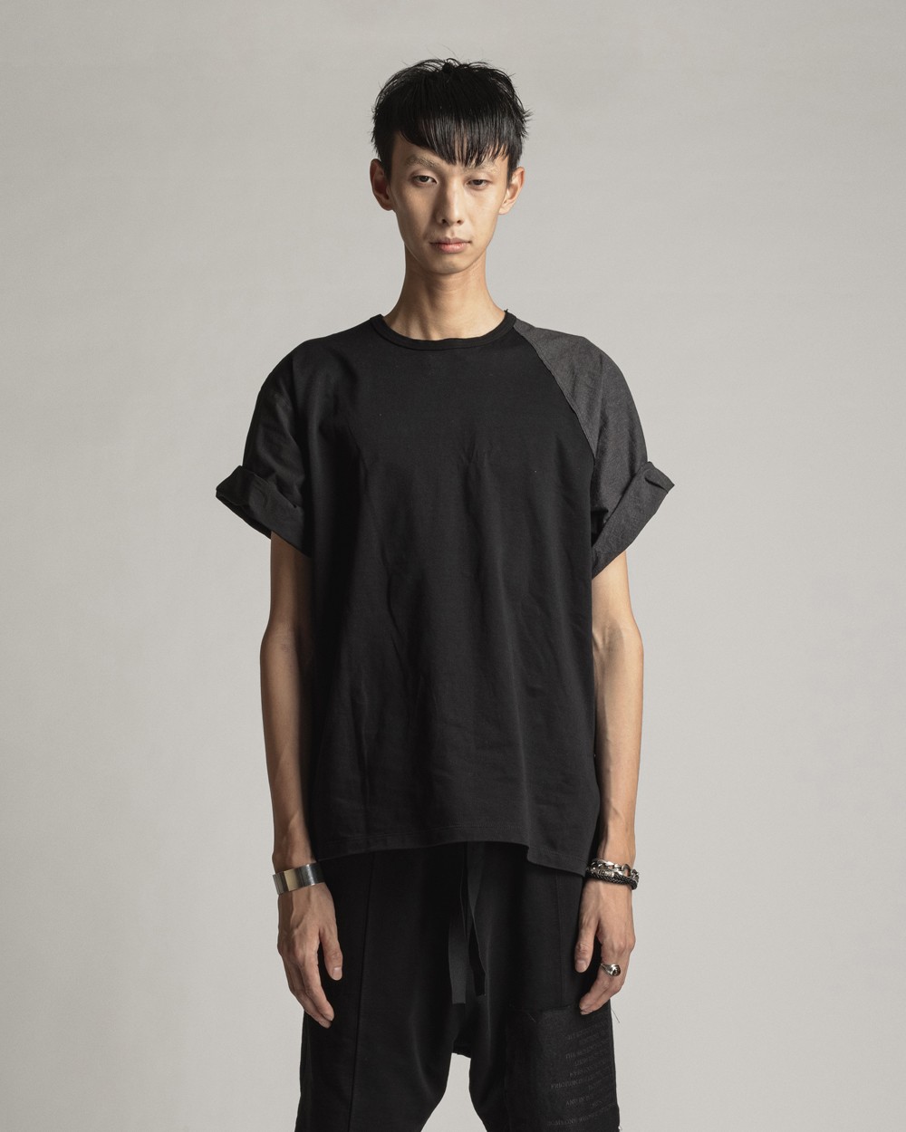  22SS DUE-Ⅳ-050-TEE-BLK Combination Sleeves T-Shirts